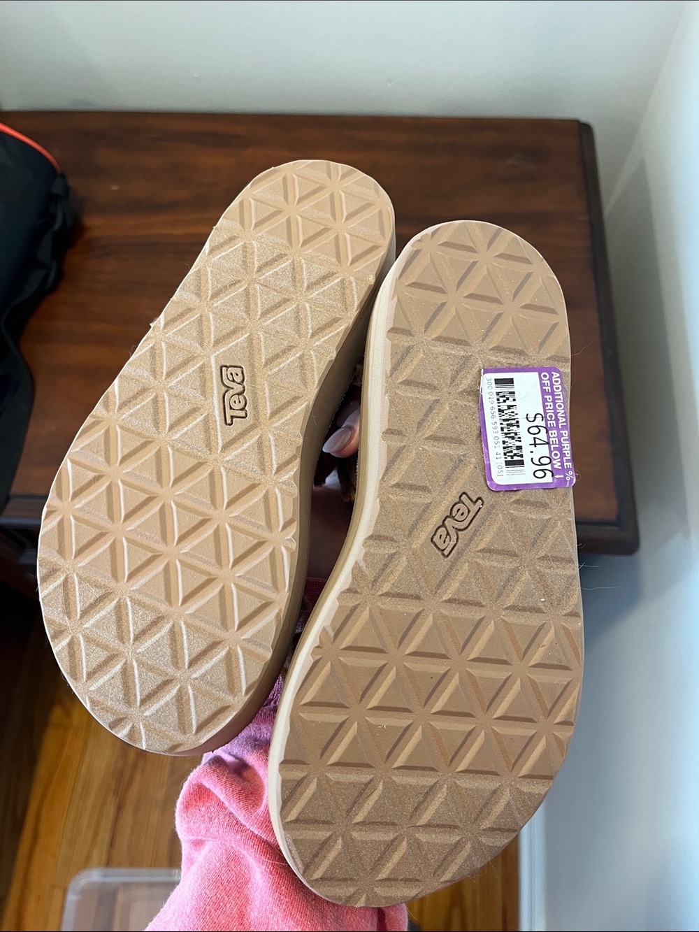 Tevas - Picture 3 of 3